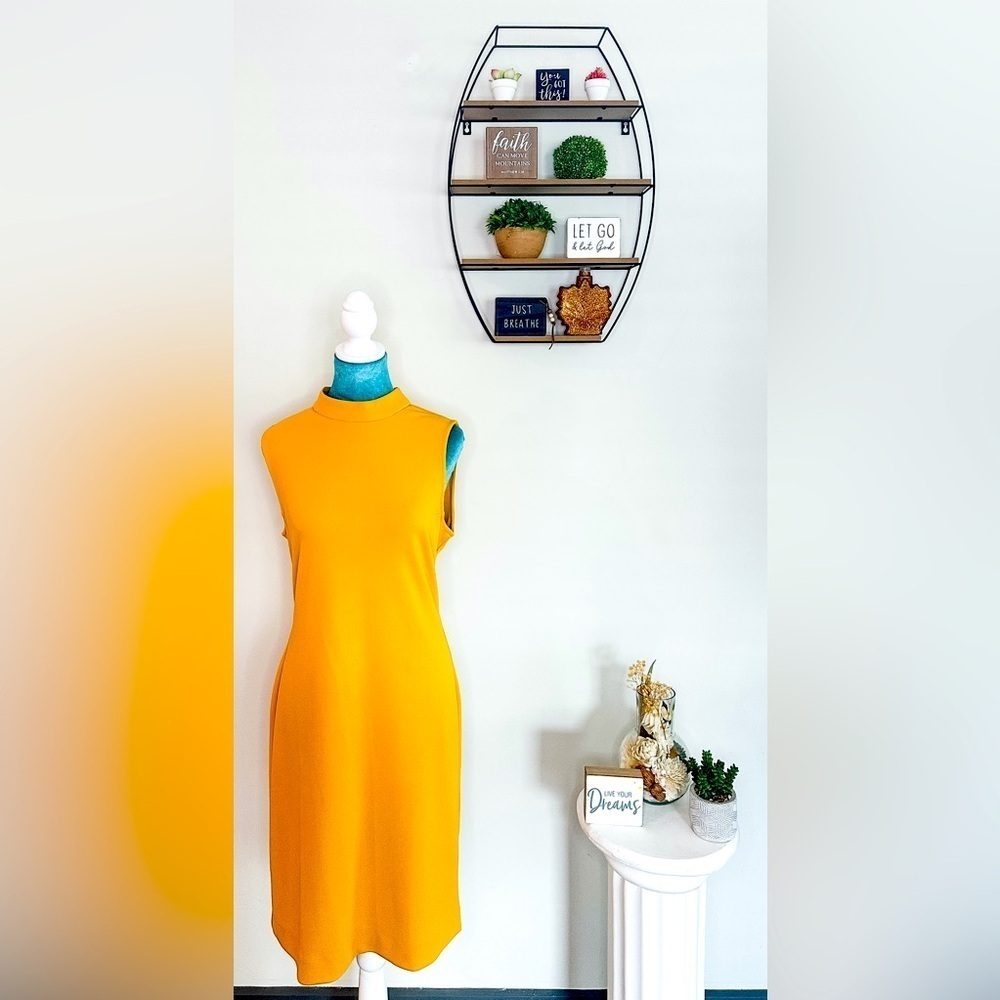 Vibrant Sharagano Sleeveless Dress Size 8 - Chic Must-Have for Any Wardrobe!